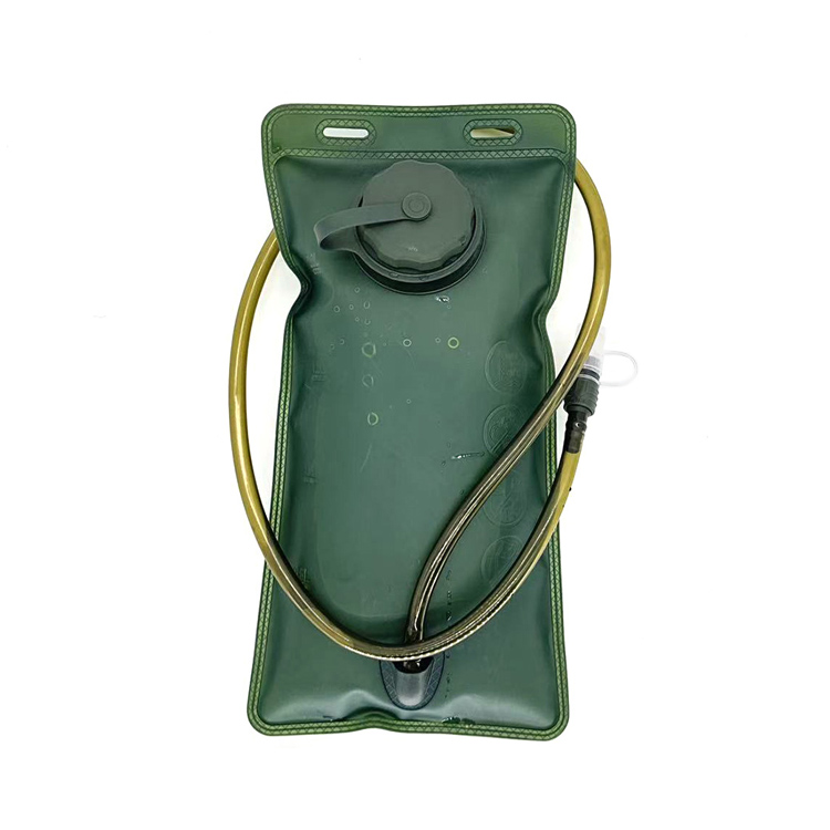 Komfortowy zestaw z systemem nawadniania 2L/2,5L/3L z możliwością szybkiego uzupełniania podczas pieszych wędrówek i biwakowania